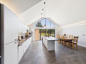 Kitchen- click for photo gallery